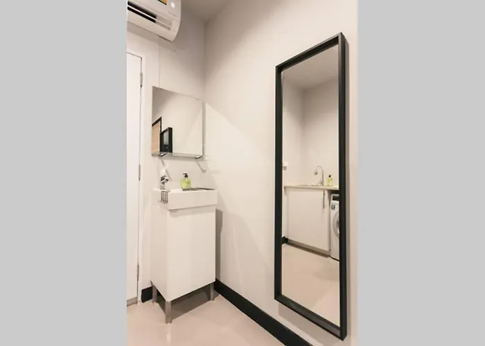 Apartment S2 Silom Large 4-6 Guests Full Kitchen Wifi