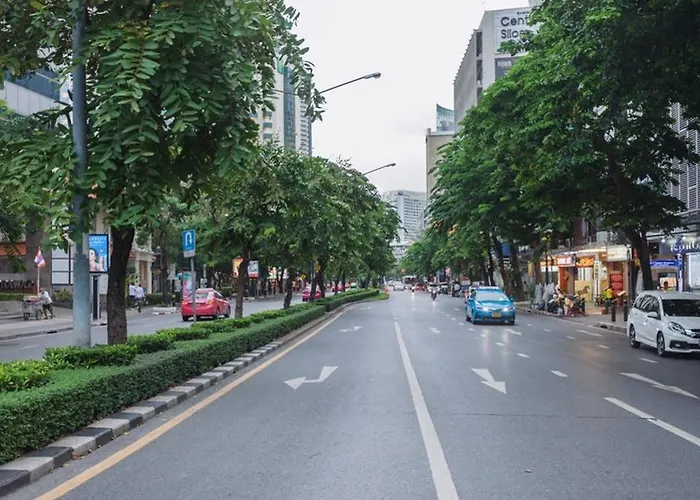 Apartment S2 Silom Large 4-6 Guests Full Kitchen Wifi