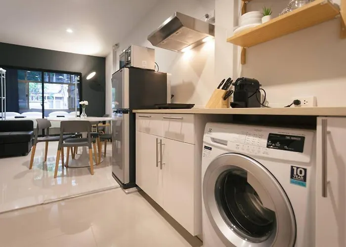 S2 Silom Large 4-6 Guests Full Kitchen Wifi * Bangkok