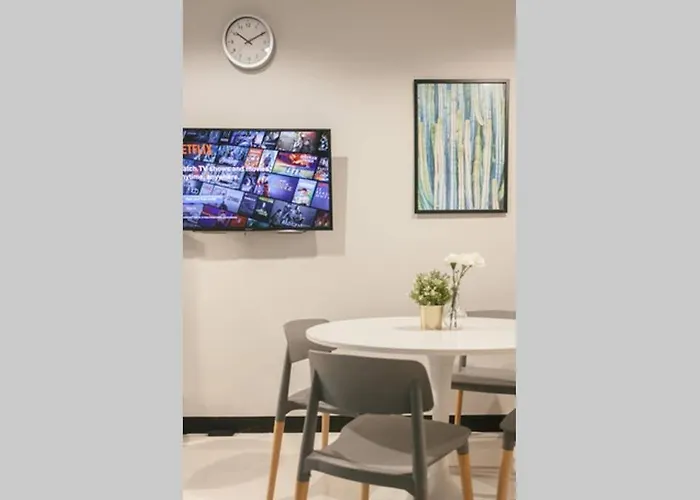 S2 Silom Large 4-6 Guests Full Kitchen Wifi Apartment *